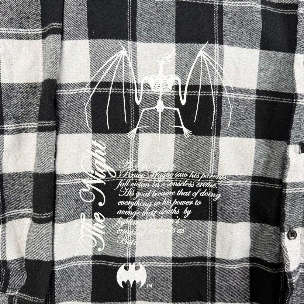 Batman‎ Tango Hotel Flannel Shirt Mens XL Black White Plaid Dark Knight Graphic - Picture 6 of 10